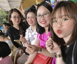 Ngạc nhiên chưa, mẹ hot girl Huỳnh Anh bay ra Hà Nội hội ngộ với mẹ Quang Hải, thân thiết như này khéo sắp bàn chuyện đám cưới tới nơi