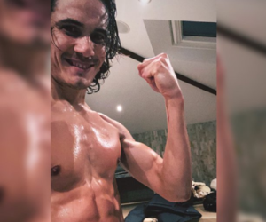 Edinson Cavani khoe cơ bắp cuồn cuộn, chờ ngày ra mắt MU