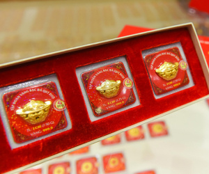 Giá vàng hôm nay 12/10: Hướng đến kỷ lục, cơ hội chốt lời