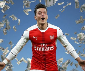 Mesut Oezil được Arsenal thưởng gần 10 triệu Bảng vì... lòng trung thành