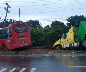 Xe khách tông xe tải: 1 người chết, 4 người bị thương