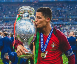 Ronaldo ấn định ngày chia tay tuyển Bồ Đào Nha