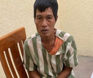 Gã đàn ông có 'sở thích' kỳ quái, đốt xe máy của người dân