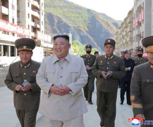 Kim Jong Un hứa xây hàng nghìn nhà cho dân Triều Tiên sau bão