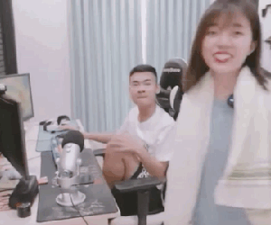 Linh Ngọc Đàm khoe nhà mới thuê to đùng, hé lộ luôn đang sống chung với người bị nghi là tình mới