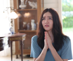 Làm dâu 5 năm, lần đầu tiên được mẹ chồng tặng quà, tôi đang mừng thì bàng hoàng khi nghe bí mật bà tiết lộ