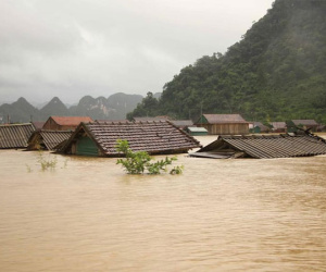Số người chết do bão lũ ở Miền Trung tăng lên 36, còn 12 người mất tích, nhiều địa phương đề xuất xin hỗ trợ khẩn cấp