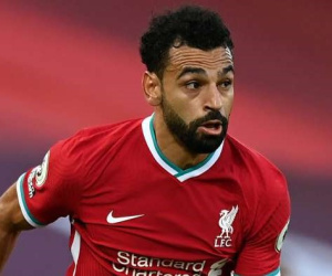CĐV West Ham nhận án phạt nặng vì xúc phạm Salah