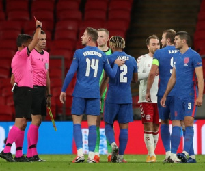Lăng mạ trọng tài, hậu vệ biên chế Chelsea nhận thẻ đỏ sau khi trận đấu kết thúc