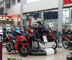 Xe máy Việt Nam ế ẩm, lao dốc