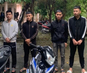 Nhóm thanh niên bịt kín mặt chém người trong đêm khuya ở Nghệ An
