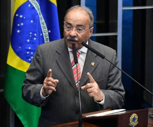 Nghị sĩ Brazil mất chức vì giấu tiền tham nhũng vào quần lót