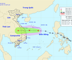 Áp thấp nhiệt đới chỉ còn cách Đà Nẵng - Khánh Hoà khoảng 500km, miền Trung tiếp tục mưa lớn nhiều ngày