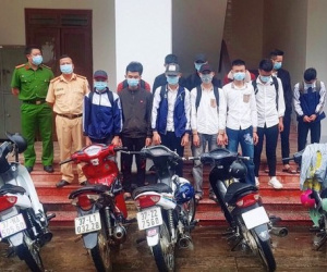 Triệu tập nhóm học sinh quay clip “bốc đầu xe” để tuyển thành viên