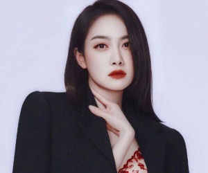 Triệu Lệ Dĩnh - Lưu Diệc Phi - Lưu Thi Thi cùng làm Nữ thần Kim Ưng, netizen phát hiện điểm chung gây sửng sốt