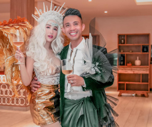 Vợ yêu của đại gia Minh Nhựa kỷ niệm ngày cưới 'đơn giản', bạn bè liền vào hỏi chơi Halloween sớm thế?