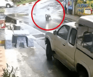 Video: Đổ dốc với tốc độ kinh hoàng, người phụ nữ tông nát bộ bàn ghế đá