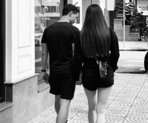Hà Hồ công khai hẹn hò Kim Lý trước khi 'vỡ chum', mọi sự chú ý đổ dồn về vóc dáng gây ngỡ ngàng của mẹ bầu