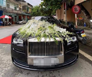 Choáng với đám cưới trong lâu đài dát vàng tại Tuyên Quang, đón dâu bằng xe Rolls Royce chiếm ngay spotlight trên mạng xã hội