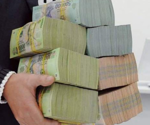 Ngân sách hụt thu trăm ngàn tỷ, nhiều tỉnh vẫn chi tiền sai quy định