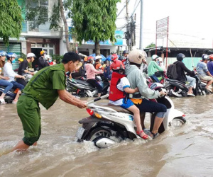 CLIP: Triều cường khủng khiếp ở Cần Thơ