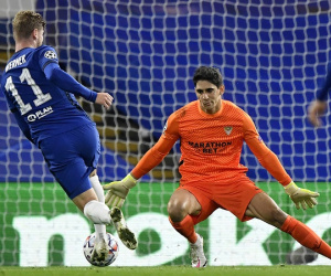 Chelsea thoát thua trên sân nhà