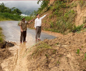 Nghệ An xuất hiện nhiều điểm sạt lở núi, khẩn cấp di dời dân