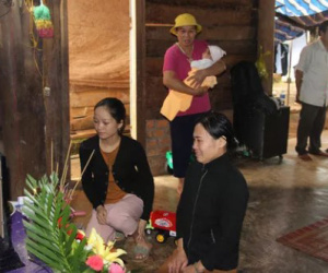 'Góa phụ Rào Trăng 3' bị chiếm đoạt tiền hỗ trợ: Vietcombank tạm ứng 100 triệu đồng?