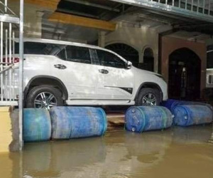 Những cách độc đáo phòng ngập lụt cho ô tô