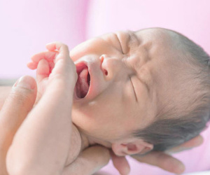 Bé gái Thái Bình vừa sinh đã mắc bệnh lậu
