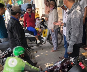 Bị cướp giật túi xách, người phụ nữ ngã xuống đường trọng thương