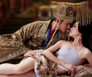 Tiết lộ về nhân vật bí ẩn dạy vua kiến ​​thức 'giường chiếu'