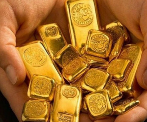 Có 10 lượng vàng, quyết không bán mà vẫn bỏ tiền gom thêm
