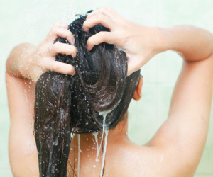 Chủ Salon tóc người Hàn chỉ ra sai lầm tai hại khi gội đầu: Hội con gái Hàn không bao giờ mắc phải vì hại tóc cực kỳ