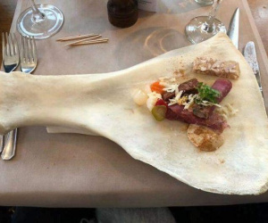 Loạt đồ ăn khi 'lên mâm' của các nhà hàng siêu trí tuệ khiến dân mạng cười ngất vì độ vô lý có '1-0-2'