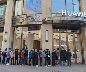 Mate 40 'cháy' đơn đặt trước, người mua tranh nhau vì sợ sau này Huawei cũng chẳng có hàng mà bán