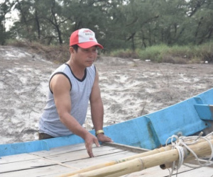 Nghe ngư dân kể chuyện dùng những chiếc thuyền nan vào vũng lũ cứu người