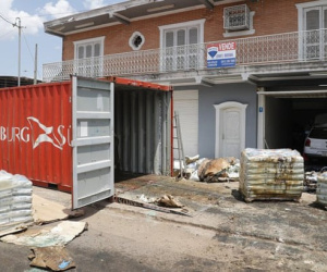 Tìm thấy 7 thi thể đang phân hủy trong một container ở Paraguay