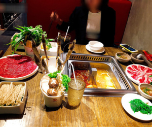 BIẾN CĂNG: Khách ăn buffet bị phạt 200k tung toàn bộ tin nhắn, netizen sốc vì câu nói 'em rất mạnh miệng vậy ngại gì không nói chuyện 1 câu'