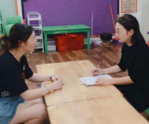 Cô giáo hỏi vay 35 triệu mua đồ dạy học, bà mẹ khéo léo đáp lại 1 câu khiến dân tình phục lăn