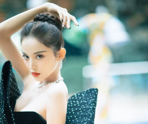 Đêm hội ELLE 2020: Dương Mịch, Cổ Lực Na Trát, Hồ Hạnh Nhi khoe ngực đầy, thần thái đỉnh cao