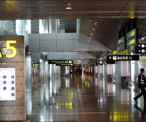 Phát hiện trẻ em bị bỏ rơi ở sân bay, 13 phụ nữ bị khám người