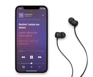Quyết định cắt giảm phụ kiện của iPhone 12 vì môi trường đang giúp Apple bán được nhiều tai nghe không dây hơn