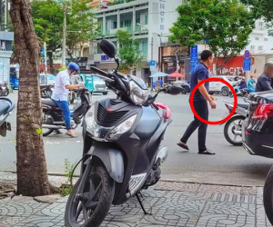 Thấy người đàn ông lam lũ buồn rầu vì làm đổ khay cơm, hành động ngay tức thời của chàng thanh niên khiến ngày âm u cũng bừng sáng
