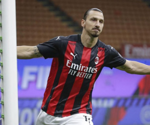 Ibrahimovic lập cú đúp, AC Milan giữ vững mạch bất bại