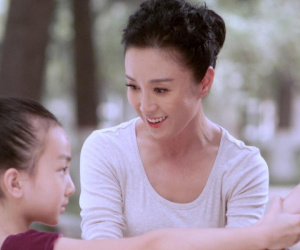 Lúc nguy kịch mẹ chồng gọi tôi vào phòng đưa 2 chỉ vàng và nói một câu khiến tôi giật bắn, ngơ ngác nhìn sang anh hàng xóm đang ngồi cạnh