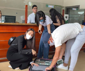 Vợ chồng Thuỷ Tiên và Công Vinh có mặt ở miền Trung để tiếp tục hành trình giúp đỡ bà con khó khăn