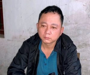 Trộm xe máy của người đi tránh lũ