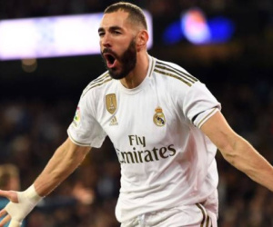 Benzema áp sát kỷ lục của Ronaldo ở Champions League