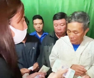 Vợ chồng cụ ông được ca sĩ Thủy Tiên tặng 200 triệu đồng: 'Chúng tôi đã mang toàn bộ số tiền trả ngân hàng, mọi người đừng nói gì mà tội cô Tiên'